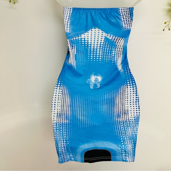 Bodycon 3D print size medium blue dress, in good worn once condition - Picture 3 of 3